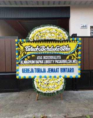 Papan Bunga Duka di Kembru