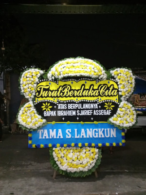 Papan Bunga Duka di Kembru